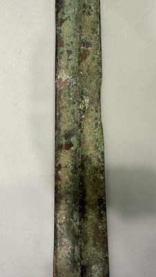 Lot 309 - A CHINESE COPPER ALLOY SWORD (JIAN), IN ZHOU DYNASTY OR EARLY WARRING STATES STYLE