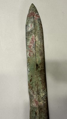 Lot 309 - A CHINESE COPPER ALLOY SWORD (JIAN), IN ZHOU DYNASTY OR EARLY WARRING STATES STYLE