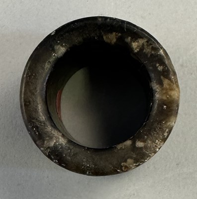 Lot 508 - □ A CHINESE PUDDING STONE ARCHERS RING, QING DYNASTY, 19TH CENTURY