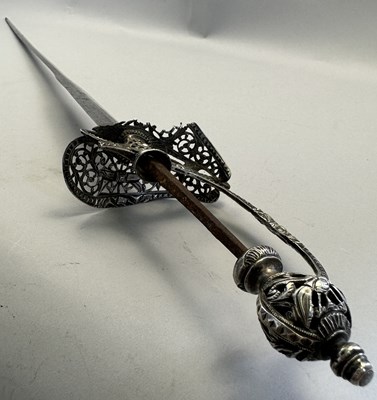 Lot 572 - □ A SILVER-HILTED SMALL-SWORD, LONDON, 1761, MARK OF WILLIAM KINMAN