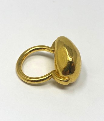 Lot 395 - PEBBLE RING