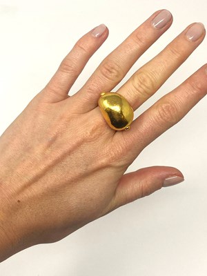 Lot 395 - PEBBLE RING