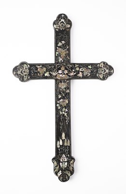 Lot 38 - A CHINESE MOTHER-OF-PEARL INLAID WOOD APOSTLE CROSS, PROBABLY MACAU, 18TH/19TH CENTURY