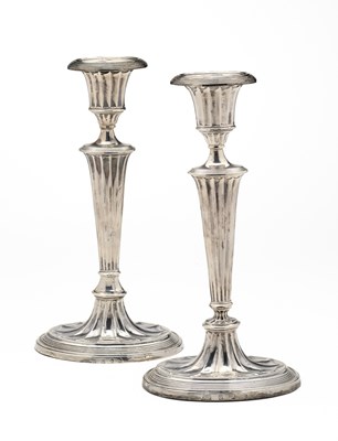 Lot 680 - A PAIR OF SCOTTISH EDWARDIAN SILVER CANDLESTICKS, HAMILTON & INCHES, EDINBURGH, 1903