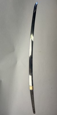 Lot 90 - A JAPANESE NAVAL OFFICERS SWORD (KAI GUNTO), SHOWA PERIOD (1930-1945)