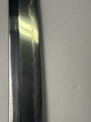 Lot 90 - A JAPANESE NAVAL OFFICERS SWORD (KAI GUNTO), SHOWA PERIOD (1930-1945)
