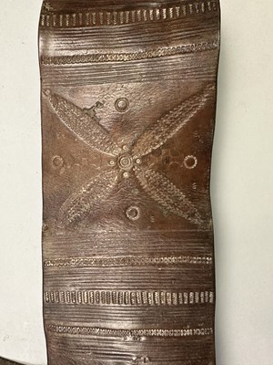Lot 105 - A NORTH AFRICAN DAGGER (BEDJA), SUDAN, LATE 19TH CENTURY, WITH INSCRIPTION TO TEL-EL-KEBIR