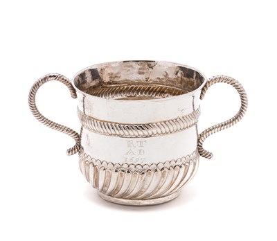Lot 409 - A WILLIAM III SILVER PORRINGER^ JOHN CORY^...