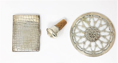 Lot 414 - A SILVER CIGARETTE CASE^ CARR~S OF SHEFFIELD...