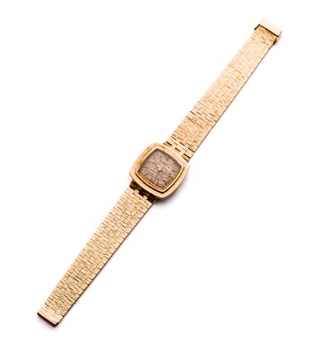 Lot 425 - LADY~S GOLD BRACELET WATCH^ ROY KING / BUECHE...