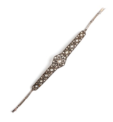 Lot 435 - DIAMOND BRACELET^ EARLY 20TH CENTURY¦the...