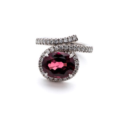 Lot 444 - RED SPINEL^ DIAMOND AND PLATINUM DRESS RING^...