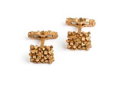 Lot 457 - PAIR OF GOLD CUFFLINKS^ PROBABLY ALAN MARTIN...