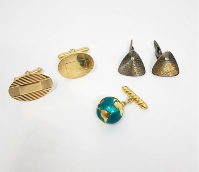 Lot 468 - PAIR OF CUFFLINKS¦each triangular engine...