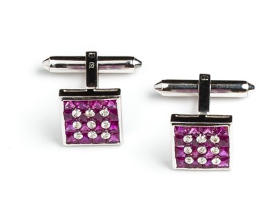 Lot 473 - PAIR OF RUBY AND DIAMOND CUFFLINKS¦each square...