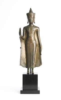 Lot 284 - A BRONZE STANDING FIGURE OF BUDDHA, AYUTHIA, THAILAND, 16TH/17TH CENTURY