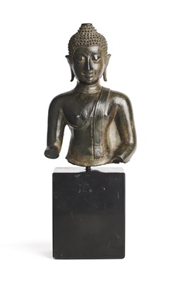 Lot 489 - A LAN NA BRONZE BUST OF BUDDHA, THAILAND, 15TH/16TH CENTURY