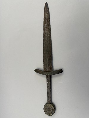 Lot 125 - A RARE MEDIEVAL DAGGER WITH COPPER ALLOY HILT, PROBABLY LATE 14TH CENTURY