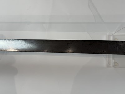 Lot 123 - A FINE AND RARE SCOTTISH BROADSWORD WITH SIGNED BASKET-HILT BY JOHN SIMPSON, GLASGOW, CIRCA 1700-10