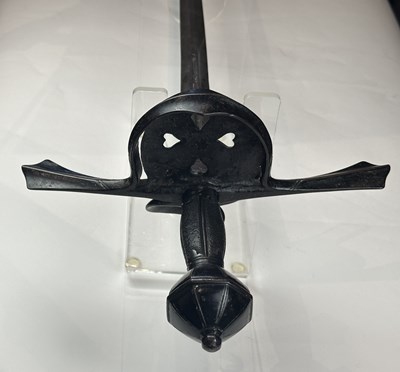 Lot 122 - A FINE GERMAN (SAXON) RAPIER, CIRCA 1580-1600