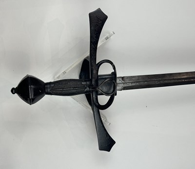 Lot 122 - A FINE GERMAN (SAXON) RAPIER, CIRCA 1580-1600