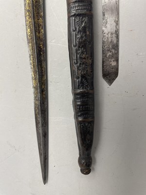 Lot 127 - A FINE AND RARE LOWLAND SCOTS BALLOCK DAGGER, EARLY 17TH CENTURY