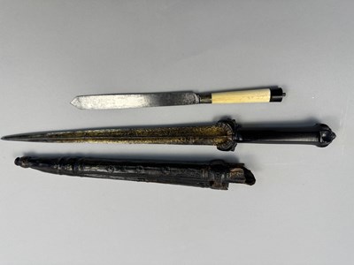 Lot 127 - A FINE AND RARE LOWLAND SCOTS BALLOCK DAGGER, EARLY 17TH CENTURY