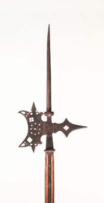 Lot 89 - A HALBERD