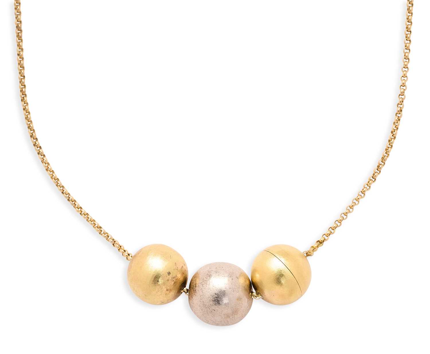 Lot 393 - BEAD NECKLACE