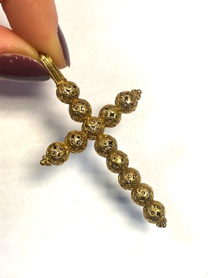 Lot 331 - GOLD PENDANT CROSS, 1890s