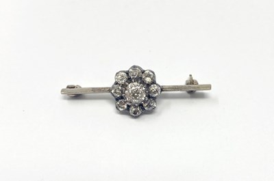Lot 348 - DIAMOND BAR BROOCH, 1890s