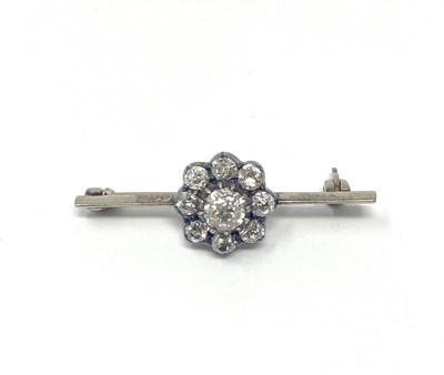 Lot 348 - DIAMOND BAR BROOCH, 1890s