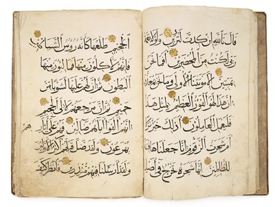 Lot 207 - A QUR'AN SECTION, MAMLUK, EGYPT OR SYRIA, 14TH/15TH CENTURY