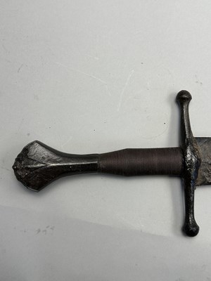 Lot 120 - A VERY FINE MEDIEVAL SWORD, CIRCA 1420-60