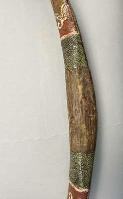 Lot 91 - A CHINESE COMPOSITE BOW, QING DYNASTY, 19TH/20TH CENTURY, PROBABLY FOR A TIBETAN CLIENT