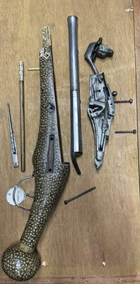 Lot 218 - A RARE 20 BORE NORTH GERMAN WHEEL-LOCK ‘PUFFER’ PISTOL, CIRCA 1590, PROBABLY BRUNSWICK