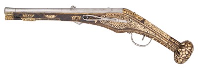 Lot 219 - A RARE 20 BORE NORTH GERMAN WHEEL-LOCK ‘PUFFER’ PISTOL, CIRCA 1575