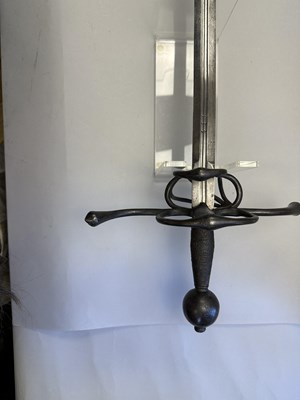 Lot 136 - A GERMAN MILITARY BROADSWORD, CIRCA 1580-90