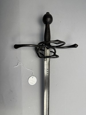 Lot 136 - A GERMAN MILITARY BROADSWORD, CIRCA 1580-90