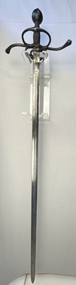 Lot 136 - A GERMAN MILITARY BROADSWORD, CIRCA 1580-90