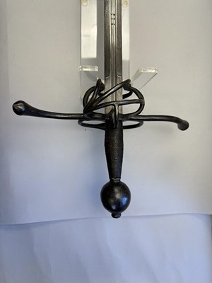 Lot 136 - A GERMAN MILITARY BROADSWORD, CIRCA 1580-90