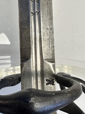 Lot 136 - A GERMAN MILITARY BROADSWORD, CIRCA 1580-90
