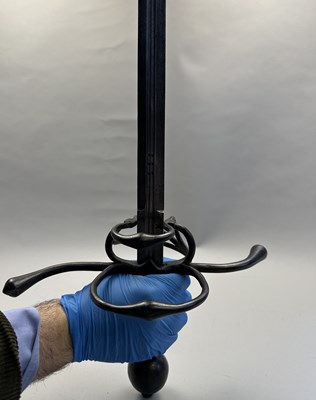 Lot 136 - A GERMAN MILITARY BROADSWORD, CIRCA 1580-90