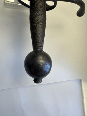 Lot 136 - A GERMAN MILITARY BROADSWORD, CIRCA 1580-90