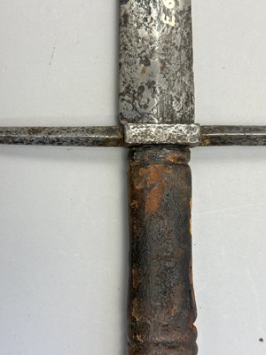 Lot 135 - A GERMAN SWORD, 15TH CENTURY