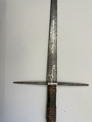 Lot 135 - A GERMAN SWORD, 15TH CENTURY