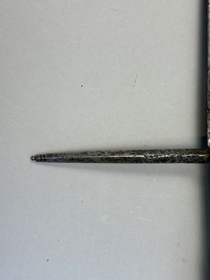 Lot 135 - A GERMAN SWORD, 15TH CENTURY