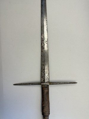 Lot 135 - A GERMAN SWORD, 15TH CENTURY