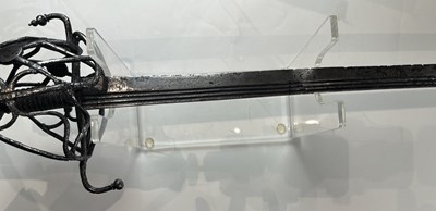 Lot 150 - A RARE NORTH EUROPEAN BASKET-HILTED BACK-SWORD, EARLY 17TH CENTURY, DUTCH OR ENGLISH