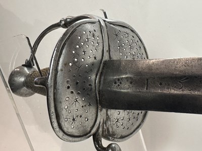 Lot 179 - A MILITARY SWORD, LATE 17TH/EARLY 18TH CENTURY, FRENCH OR SWISS